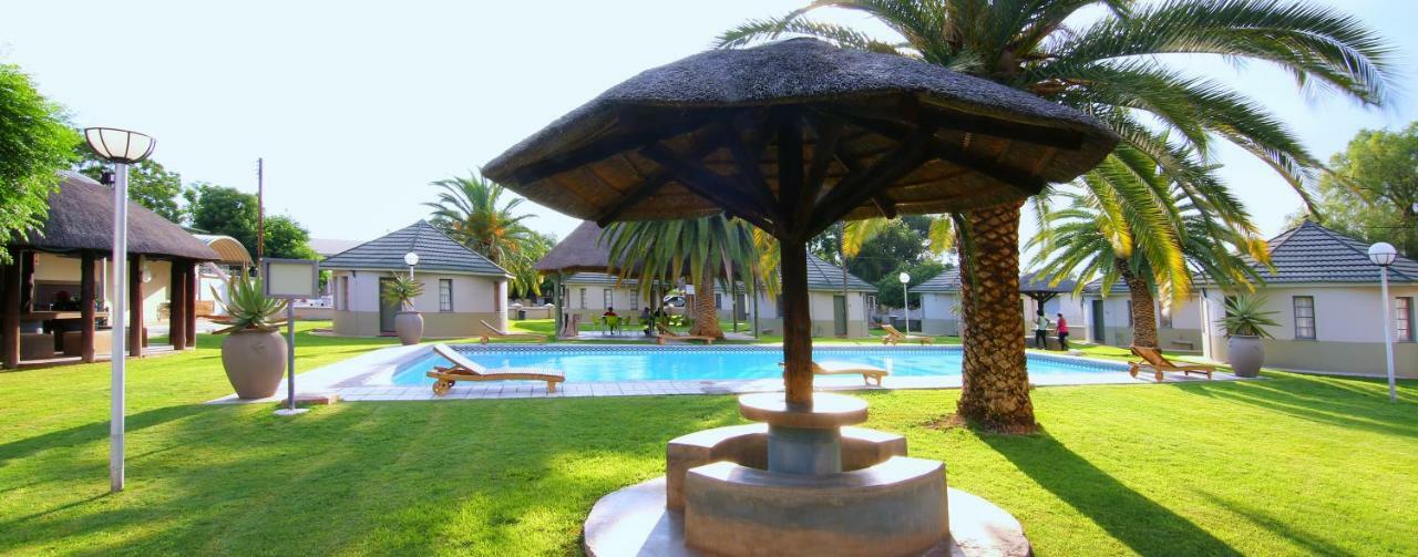 Kalahari Arms Hotel Khemsbok ภายนอก รูปภาพ